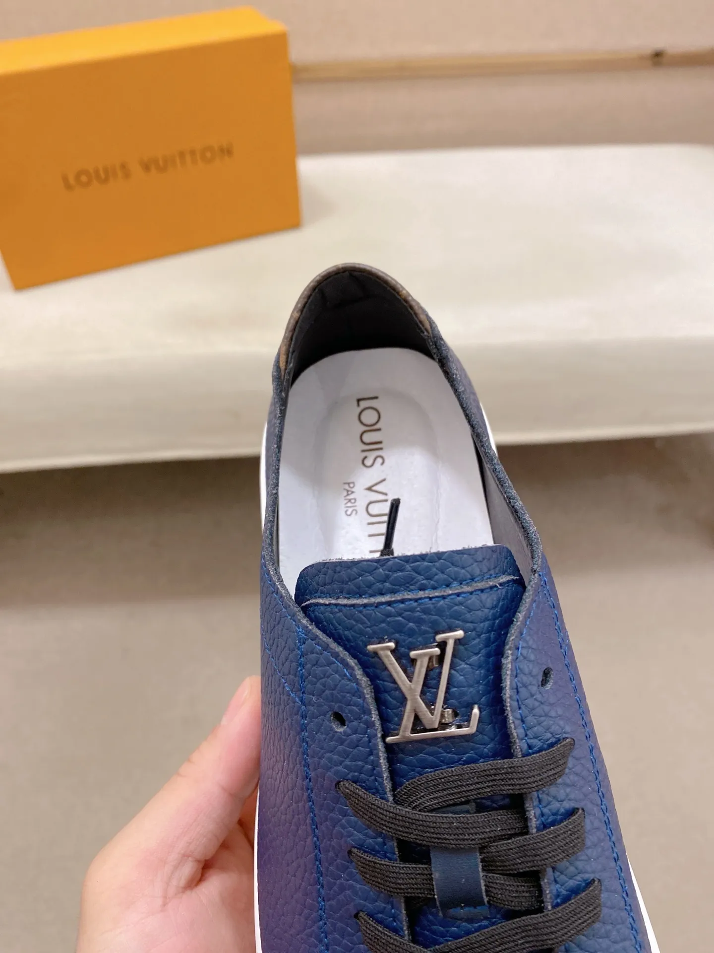 Men's shoes💰 440💰louis vuitton (Louis Vuitton/lv) top 🔍🔍 new models are on sale at the same time at the counter. The upper 🇮🇹 is imported from Italy first-layer cowhide, and the lining is fully imported sheepskin 💪💪, completely 1⃣️ to 1 ⃣️Re-engraved🇮🇹💪💪, ⚠Sole: The original sole is specially provided by the original factory, the exclusive movable molded sole is super comfortable, ⚠The original factory follows the order, 🔍🔍high quality, you can enter and exit the counter at will, welcome to compare⚠. Code number:38-44